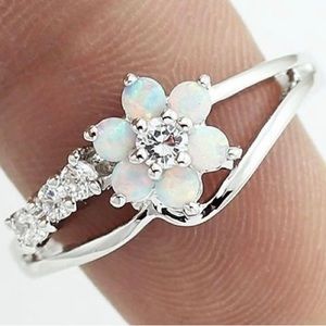 Gorgeous Natural Opal Faux Diamond 925 Sterling Silver Flower Shaped Ring Sz 5.5
